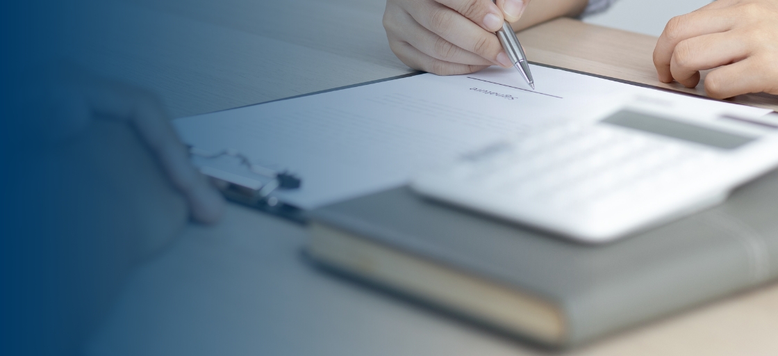 Discover 7 good reasons to choose an insurance broker: compare, negotiate, optimize your coverage, save time and money!