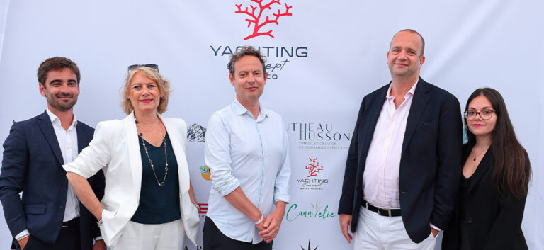 les equipes de jutheau husson yachting sont présentes à l'open day de yachting concept monaco